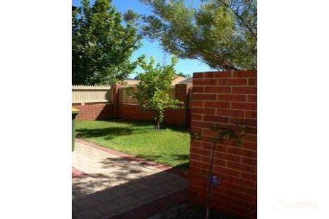 Property photo of 1/31 The Lakes Boulevard Jandakot WA 6164