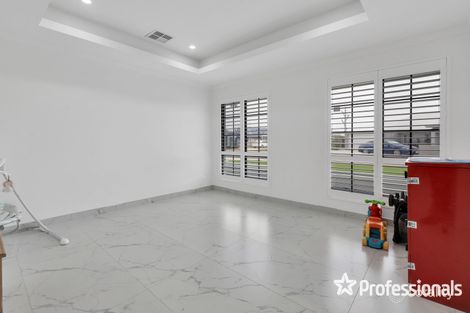 Property photo of 9 Toulon Mews Piara Waters WA 6112