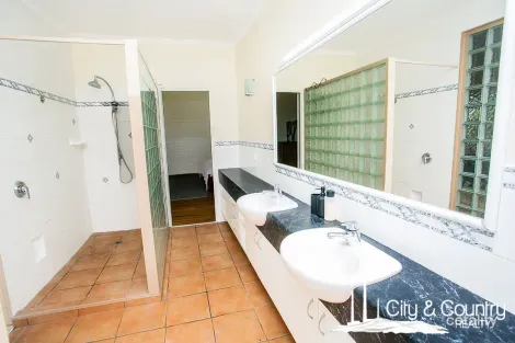 Property photo of 3 Lloyd Close Breakaway QLD 4825