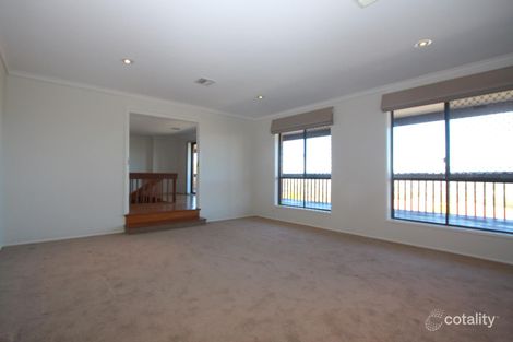 Property photo of 8 Appel Crescent Fadden ACT 2904