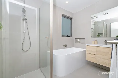Property photo of 1/21 Morris Road Croydon VIC 3136