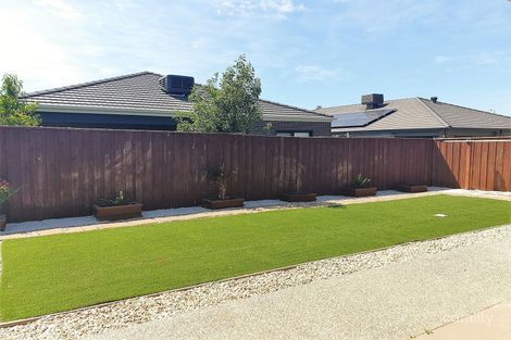 Property photo of 35 Kurrali Crescent Werribee VIC 3030