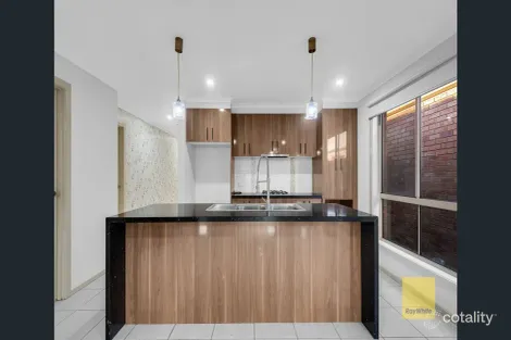Property photo of 10 Taronga Road Truganina VIC 3029