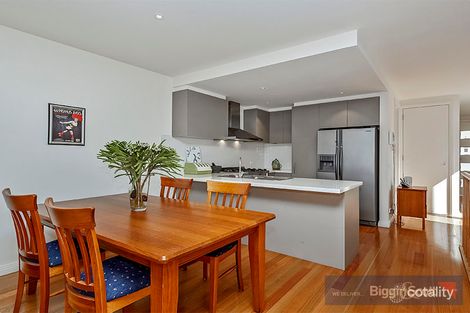 Property photo of 15/1 Ardmillan Road Moonee Ponds VIC 3039