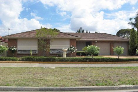 2 Barrine Way, Taylors Lakes, VIC 3038