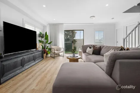 Property photo of 3/4 Crest Road Wallsend NSW 2287