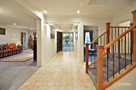 Property photo of 2 Salisbury Court Hillside VIC 3037