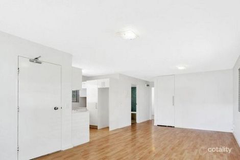 Property photo of 1/164 Frank Street Labrador QLD 4215
