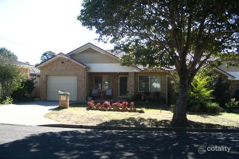 4 Rose Pde, Unanderra, NSW 2526