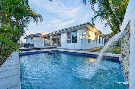 17 Holbourne St, Bushland Beach, QLD 4818