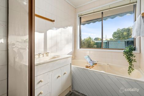Property photo of 5 Blamey Drive Melton South VIC 3338