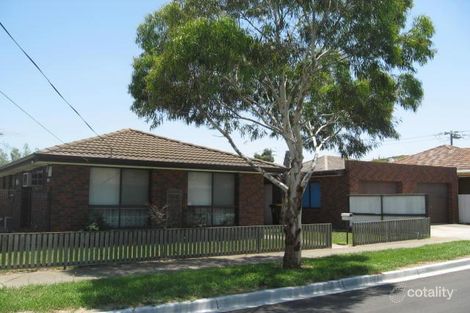 33 Baynton Ave, Sunshine North, VIC 3020