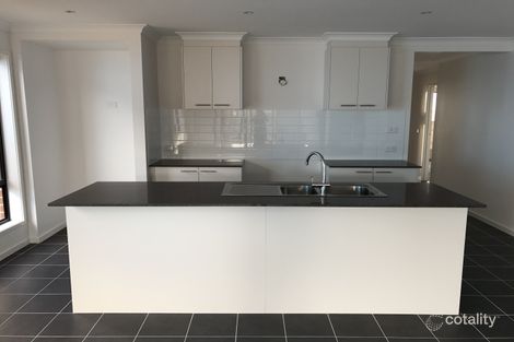 Property photo of 14 Keira Circuit Werribee VIC 3030