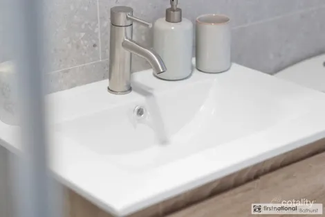 Property photo of 6 Owen Way West Bathurst NSW 2795