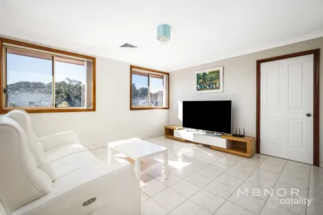 Property photo of 72 Crestview Drive Glenwood NSW 2768