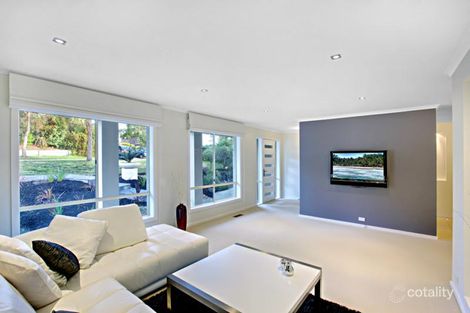 Property photo of 17 Oban Woods Ringwood North VIC 3134