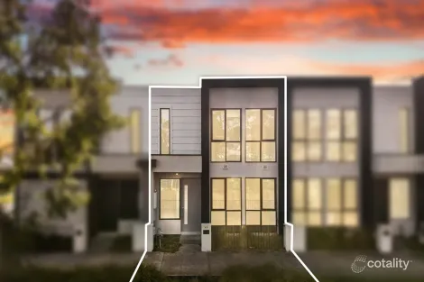 40 Titan Lodge Walk, Pakenham, VIC 3810