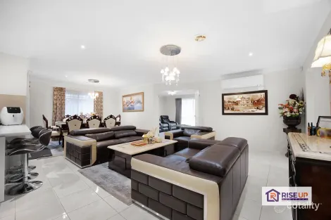 Property photo of 44 Cooloongup Crescent Harkness VIC 3337