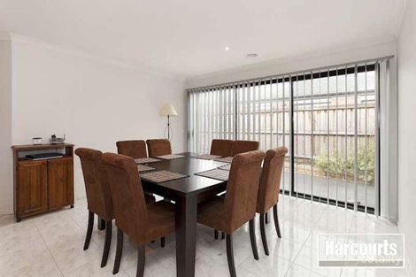 Property photo of 10 Trevino Way Cranbourne North VIC 3977