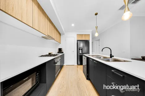 Property photo of 25 Varun Loop Wollert VIC 3750