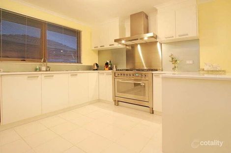 8 Admirals Ct, Frankston, VIC 3199