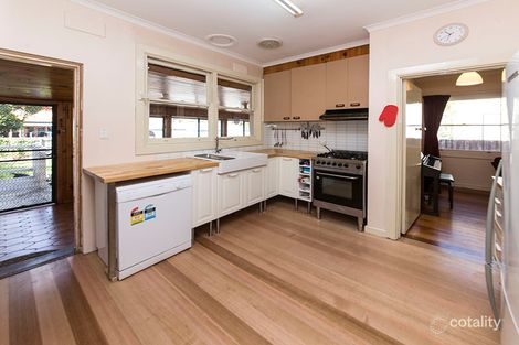 Property photo of 570 Centre Road Bentleigh VIC 3204