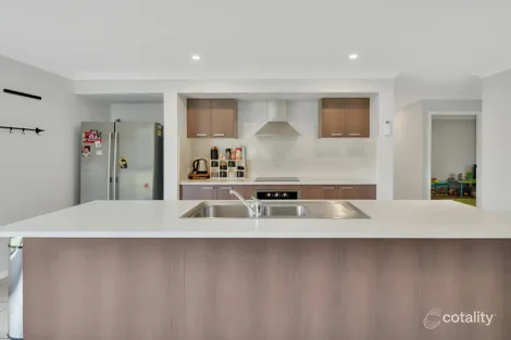 Property photo of 9 Canopy View Court Flagstone QLD 4280