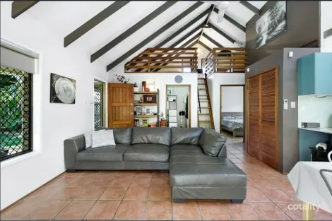 Property photo of 1/7 Warrie Close Paradise Point QLD 4216