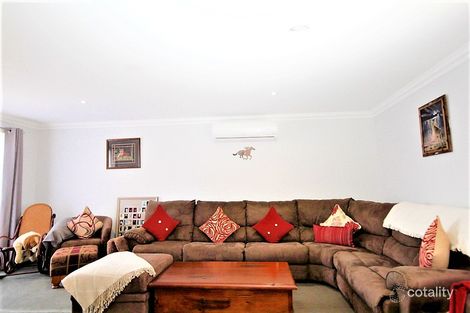 Property photo of 5 Oak Avenue Longwarry VIC 3816