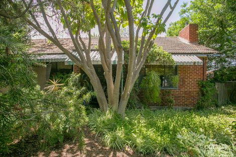 16 Wynyard St, Yokine, WA 6060
