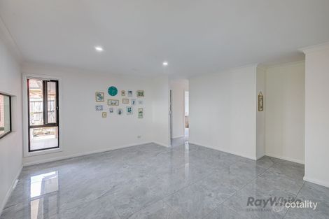 Property photo of 8 Glenelg Place Parkinson QLD 4115