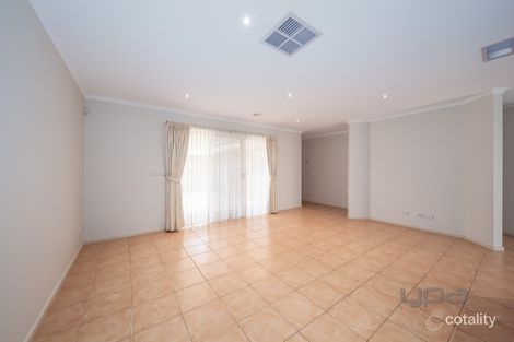 Property photo of 6 Edgewater Circuit Cairnlea VIC 3023