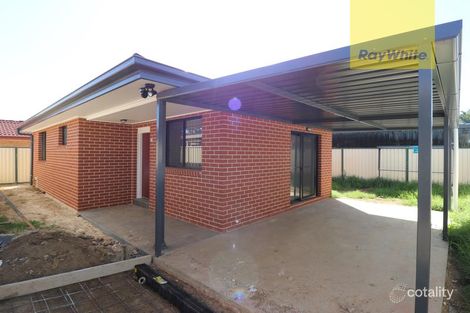 13 Ashgrove St, St Johns Park, NSW 2176