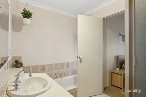 Property photo of 20 Brookland Crescent Marangaroo WA 6064