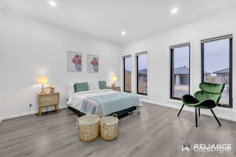 Property photo of 40 Krateron Street Fraser Rise VIC 3336