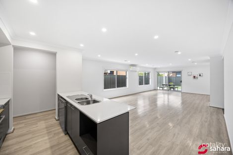 Property photo of 8 Abbeygate Drive Werribee VIC 3030