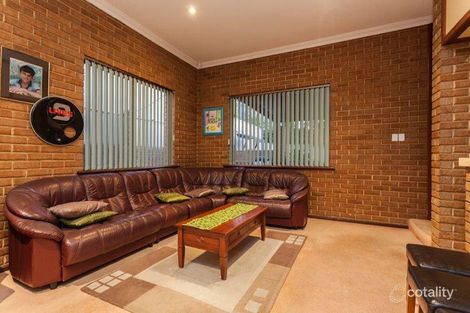 Property photo of 21 Parakeet Way Coogee WA 6166