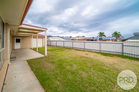 2 Garru Pl, Glenfield Park, NSW 2650