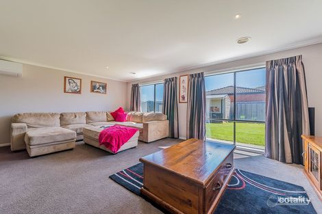 Property photo of 17 Oak Avenue Longwarry VIC 3816