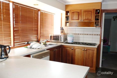 Property photo of 8 Melton Close Werribee VIC 3030