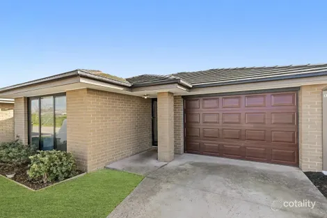 15 Manchester Cct, Longwarry, VIC 3816