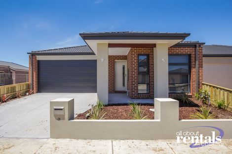 12 Newbury St, Pakenham, VIC 3810