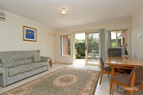 Property photo of 2/26 Arden Crescent Rosanna VIC 3084