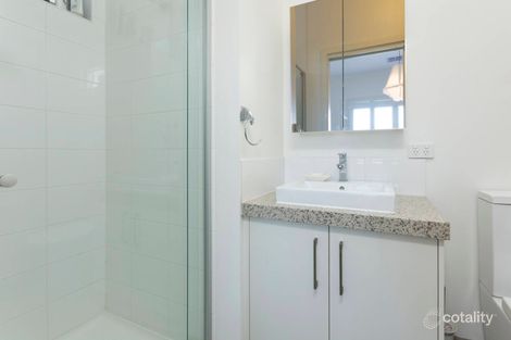 Property photo of 1/9 Toyne Avenue Hamlyn Heights VIC 3215