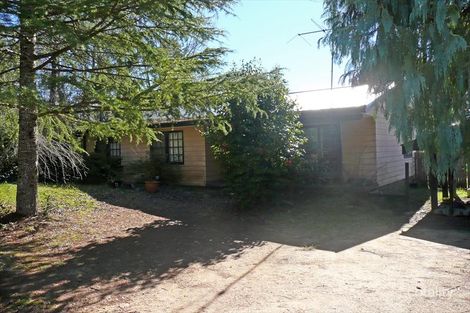 93 Sinclair Cres, Wentworth Falls, NSW 2782