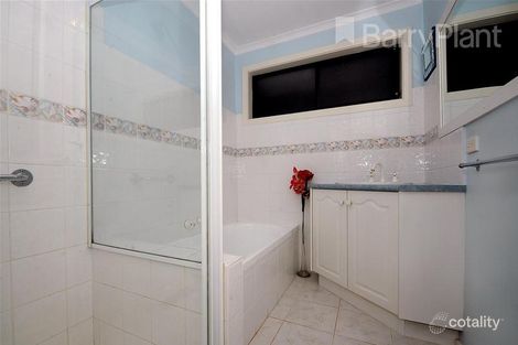 Property photo of 35 Narellan Drive Keysborough VIC 3173