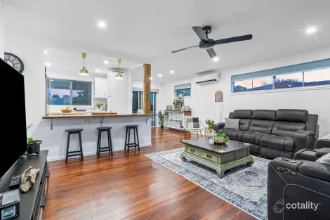 1 Essex Dr, Albany Creek, QLD 4035