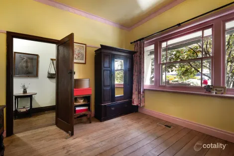 Property photo of 6 Farnsworth Street Castlemaine VIC 3450