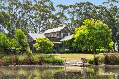 40 BEATTIES LANE, TRENTHAM EAST, VIC 3458