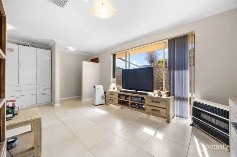 Property photo of 1 Hanretty Street Warnbro WA 6169